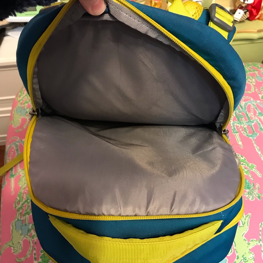 Kelty Flint 32L Backpack in teal and lime green - Picture 8 of 14